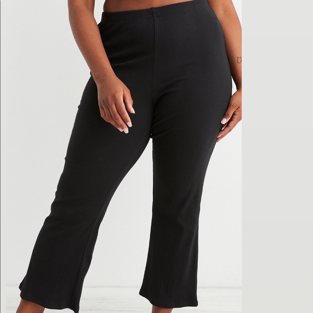 FLARE CROPPED PANTS